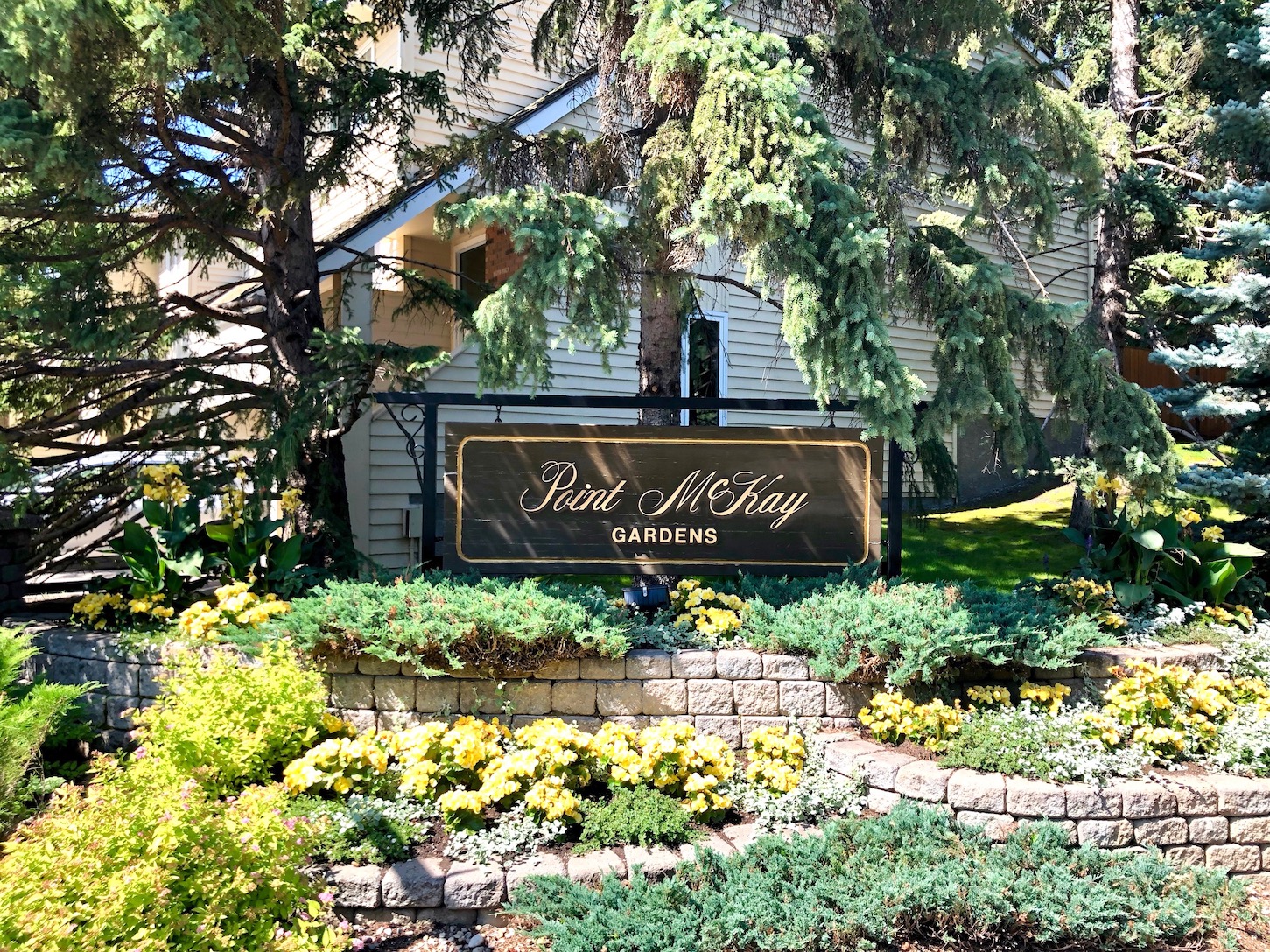 Entrance sign